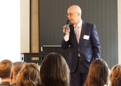 Grußworte spricht Sönke Vock, Bundesagentur für Arbeit Hamburg, beim Diversity Tag